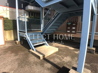 【エントランス】 | エクセレントハイツＢ | ゆとりのあるエントランスです