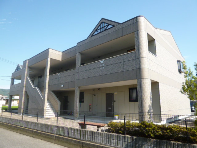 倉敷市真備町川辺のアパートの外観