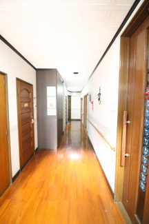 【内装】 | シェアハウス・ブルーメン | 2階廊下です☆