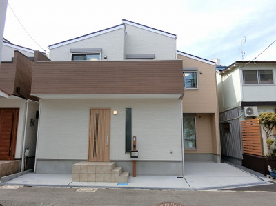 【外観】 | 守口市梶町3丁目新築一戸建 | 【現地写真】
シンプルでありながら品のあるデザインと機能性を兼ね備えている住まいです♪