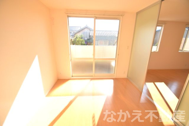 【寝室】 | 落ち着いた色調の寝室です