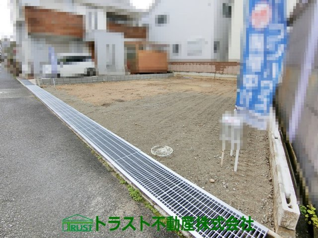 神戸市西区玉津町新方-1号棟　新築戸建の前面道路含む現地写真