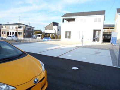 【外観】 | 新築　加須市　鴻茎　全8棟　4号棟　122坪　らすと3棟 | 外観です。バス便あり・駐車場3台並列・南向き・４ＳLDKとｲﾝﾅｰﾊﾞﾙｺﾆｰ・鴻茎小・騎西中・国道122号・