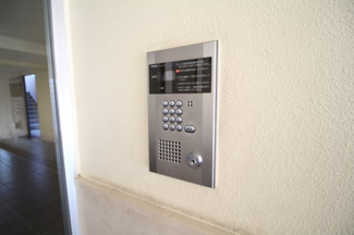 【エントランス】 | オートロックを完備♪