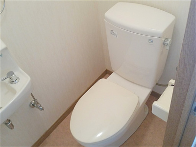 【トイレ】 | スカイピア天久 | ※退去前の為、写真と現状が異なる場合がございます