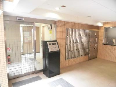 カスタリア京都西七条（旧サムティ京都西大路North）のエントランス|オートロック