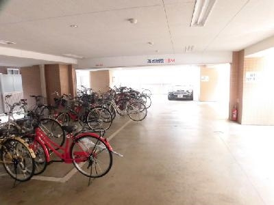 カスタリア京都西七条（旧サムティ京都西大路North）の駐車場|駐輪場