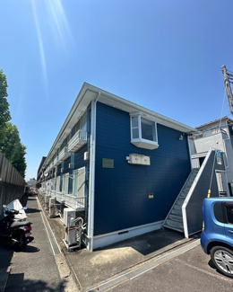 【外観】 | 小田急小田原線「新百合ヶ丘」駅まで徒歩圏内！コンビニが近くて便利な立地の2階建てアパートです♪