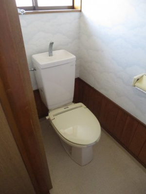 【トイレ】 | 祖師谷テラスハウス | 清潔感のあるトイレです