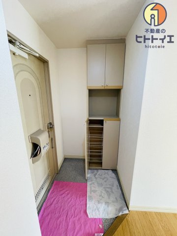 コーポかわなみの玄関