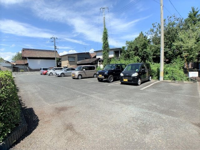 サンシルフィーBの駐車場