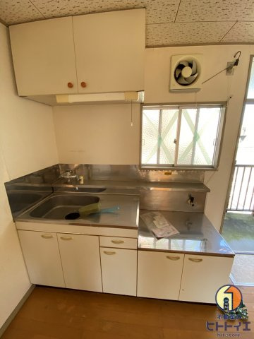 若葉荘のキッチン|お料理しやすいキッチンです