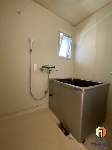 若葉荘の浴室|日々の疲れを癒すお風呂付です