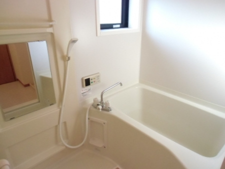 サンシルフィーCの浴室|お写真は同タイプのモデルです。