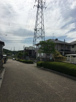 【前面道路含む現地写真】 | 東側6ｍ道路（北側から）