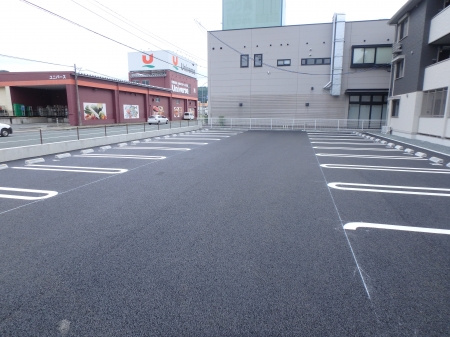 プラネージュⅡの駐車場