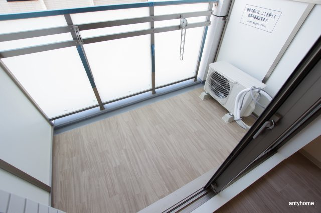 プレサンス梅田ヴェルテ　仲介手数料無料のバルコニー