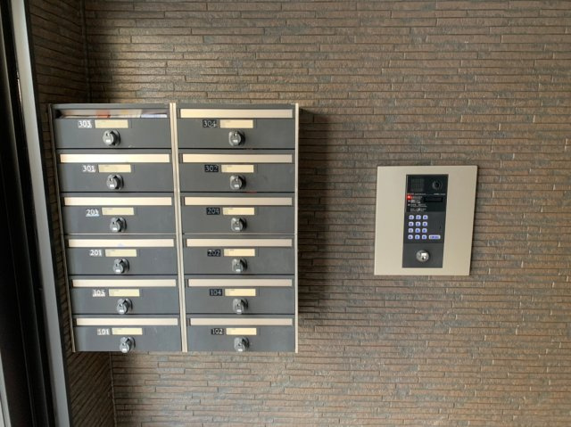 NOVA VIA(近畿大学一人暮らし)のエントランス