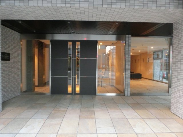 ジ・アーバネックスなんばのエントランス