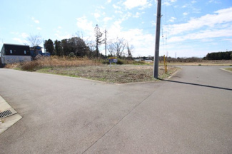 【前面道路含む現地写真】