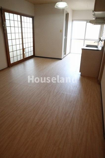 第一春日コーポの居間・リビング