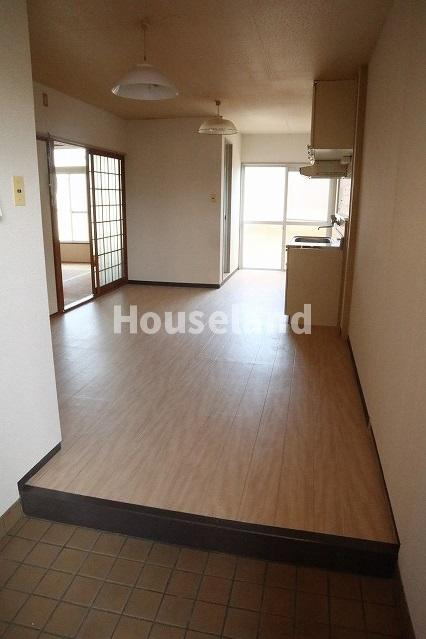 第一春日コーポの玄関