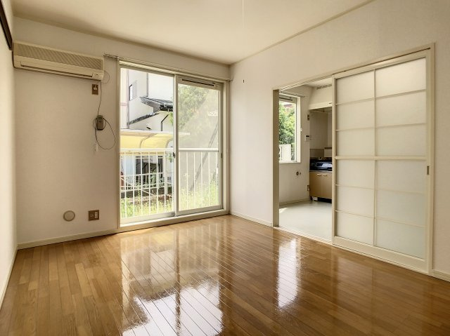 メゾン・ジュネスⅠの居間・リビング