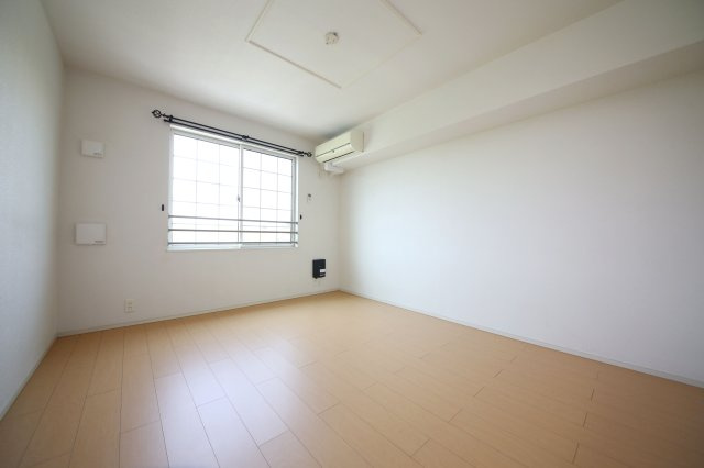 ラフィナートDの洋室