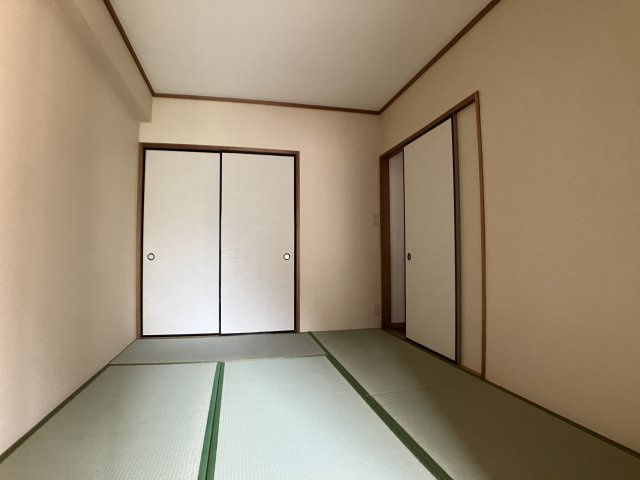 フローレンス新宮の和室