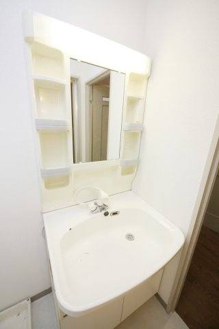 フローレンス新宮の独立洗面台