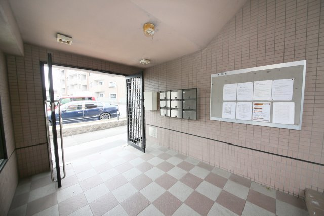 フローレンス新宮のエントランス