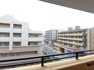 【展望】 | バルコニーからの眺望です♪5階のお部屋なので、バルコニーからの眺めも良好です！