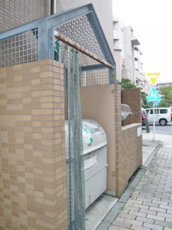 【その他共用部分】 | 敷地内ごみ置き場でごみ出しもらくらく～♪忙しい社会人さんや主婦さんにもうってつけ！