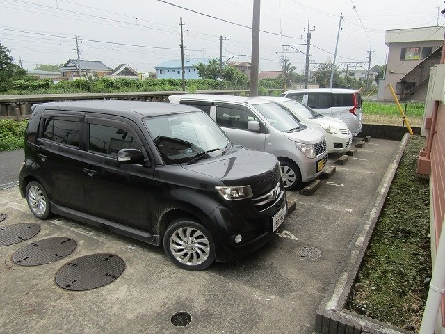 アヴェニールⅠの駐車場