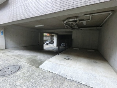 【駐車場】 | レジェンド横浜蒔田 | 駐車場です。
お車をお持ちの方も安心です。