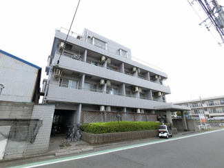【外観】 | 明るいホワイトオークの床がやわらかな雰囲気を演出しています。
LDKと一体感のある使いやすいシステムキッチン採用。