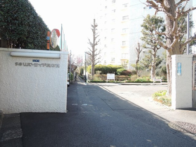 【エントランス】 | 多摩リバーサイドハウス | 東急多摩川線「鵜の木」駅徒歩7分、「久が原」駅徒歩13分。
通勤時間の短縮でご家族と過ごす時間を増やす事が出来ます。