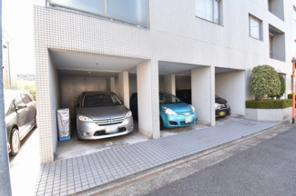 【駐車場】