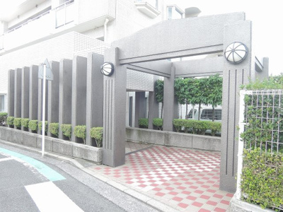【エントランス】 | アーバンハイツ上大岡 | 京急本線「上大岡」駅徒歩12分。
閑静な住宅街に立地しているので静かな暮らしがお好きな方におすすめです♪