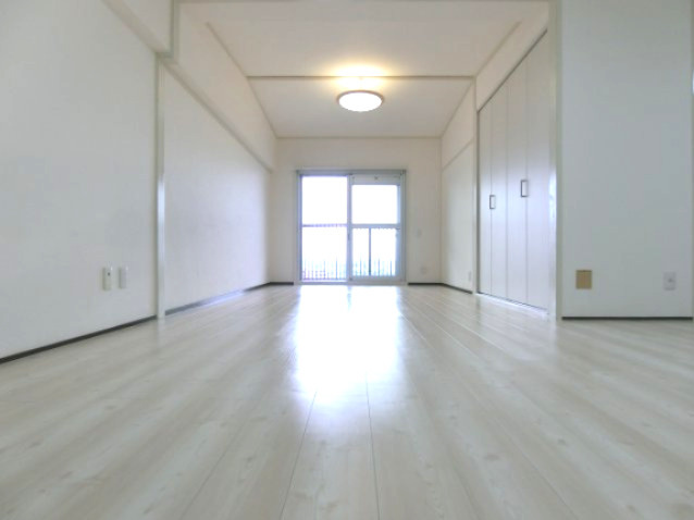 泉北若松台ＡＢ住宅の居間・リビング