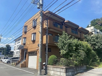 【外観】 | ワンちゃんOKの3階建てマンションです！ネコちゃんも相談可♪小田急線「小田急永山」駅・京王相模原線「京王永山」駅徒歩圏内！2沿線利用可能で便利な立地です☆