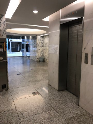 新日本橋長岡ビルのロビー