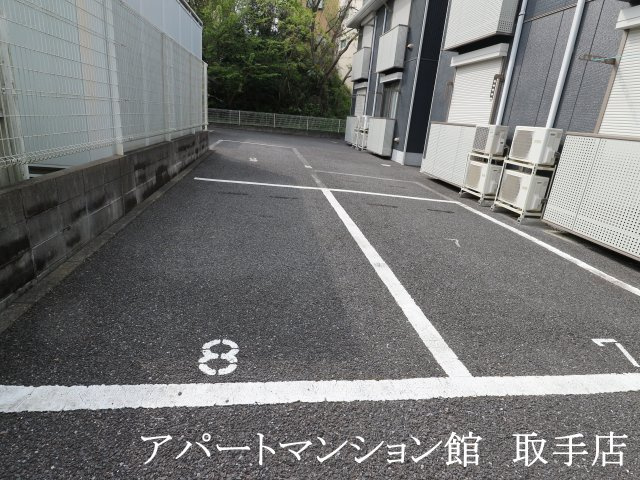 フォレスト・スクエアBの駐車場