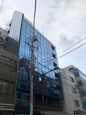 とらい館ビルの外観