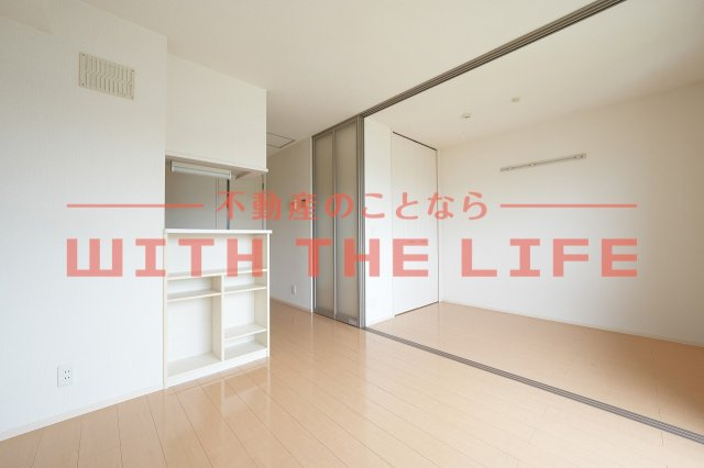 クレイドル【10，000円キャッシュバック対象物件】の居間・リビング|使いやすいリビングです