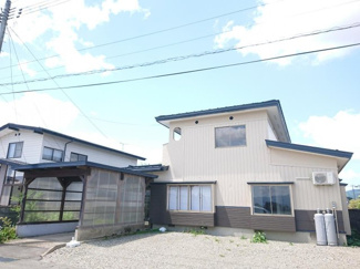 【外観】 | 価格には消費税、リフォーム費用を含みます。随時ご案内可能。内覧希望の方はお電話ください。外壁の一部張替、屋根外壁の塗装を行います。