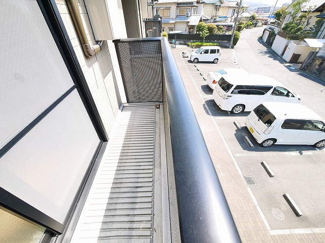 ディアス有里のバルコニー|バルコニーからの眺めを楽しみながら食事をしませんか