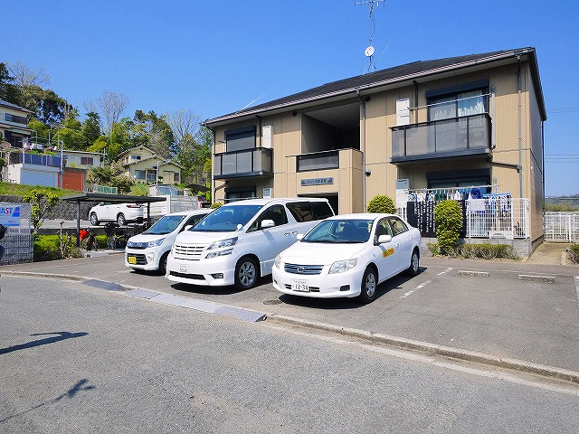 ディアス有里の駐車場|カースペースがあります