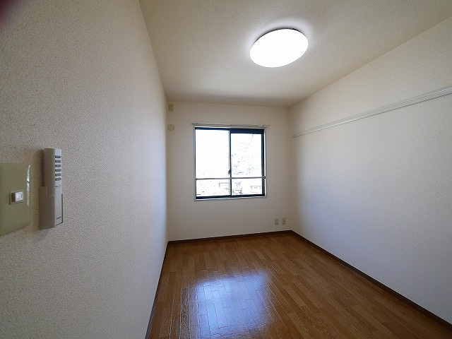 ディアス有里の洋室|ゆったりした洋室です