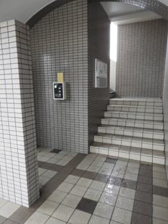 【エントランス】